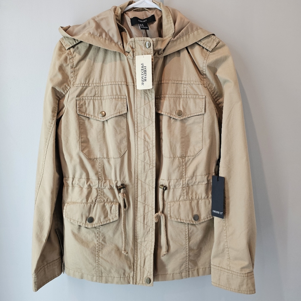 Forever 21 hooded khaki rain jacket NWT short trench Medium